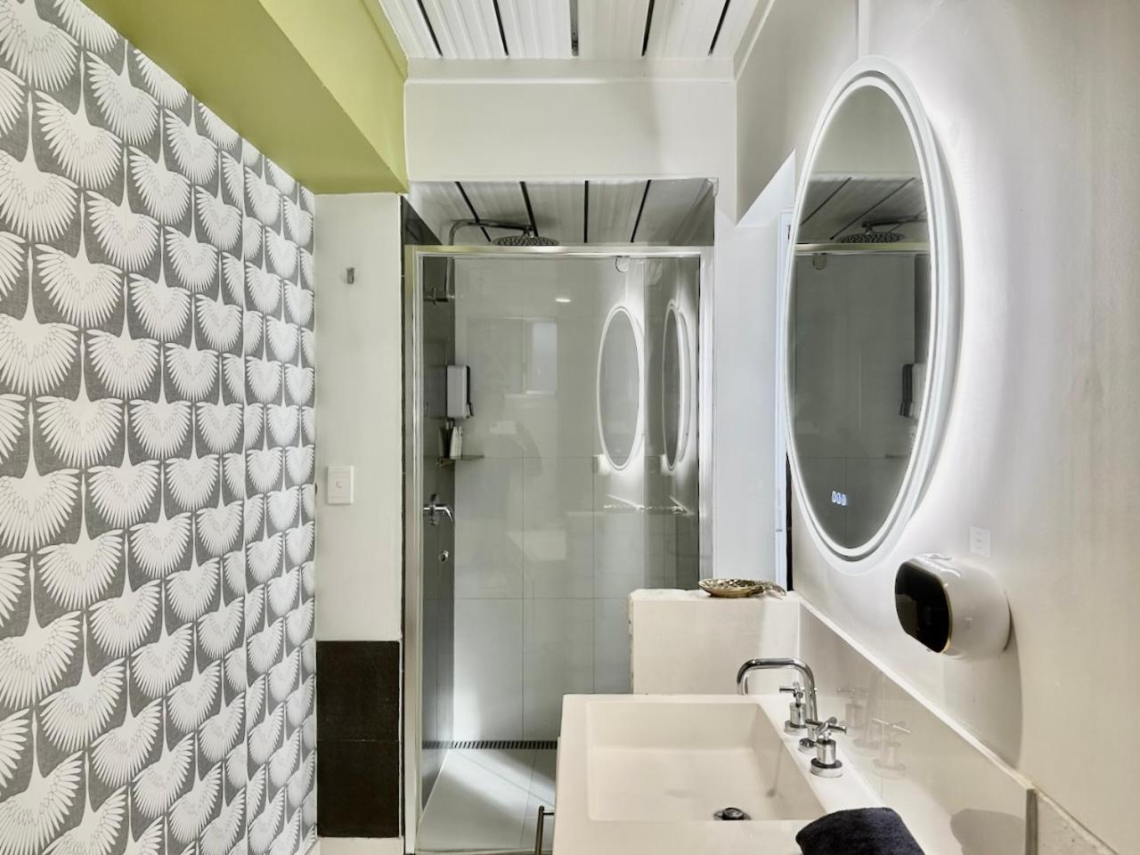 Conifer - Your Private Pool Retreat Apartment